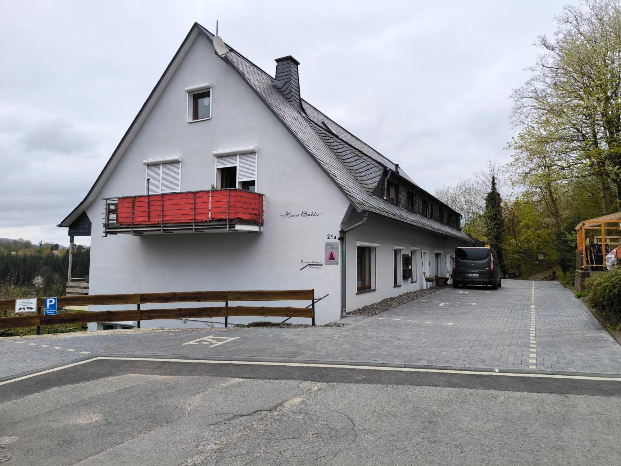 Haus Bahlo - Ferienwohnungen Аттендорн Экстерьер фото